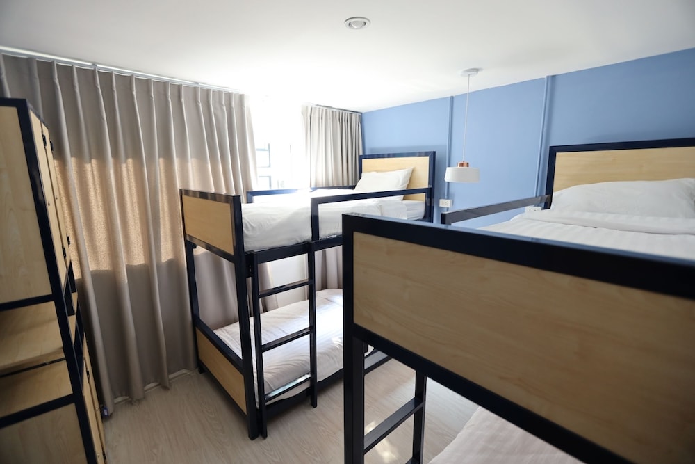 Family Quadruple Room, Multiple Beds photo 2