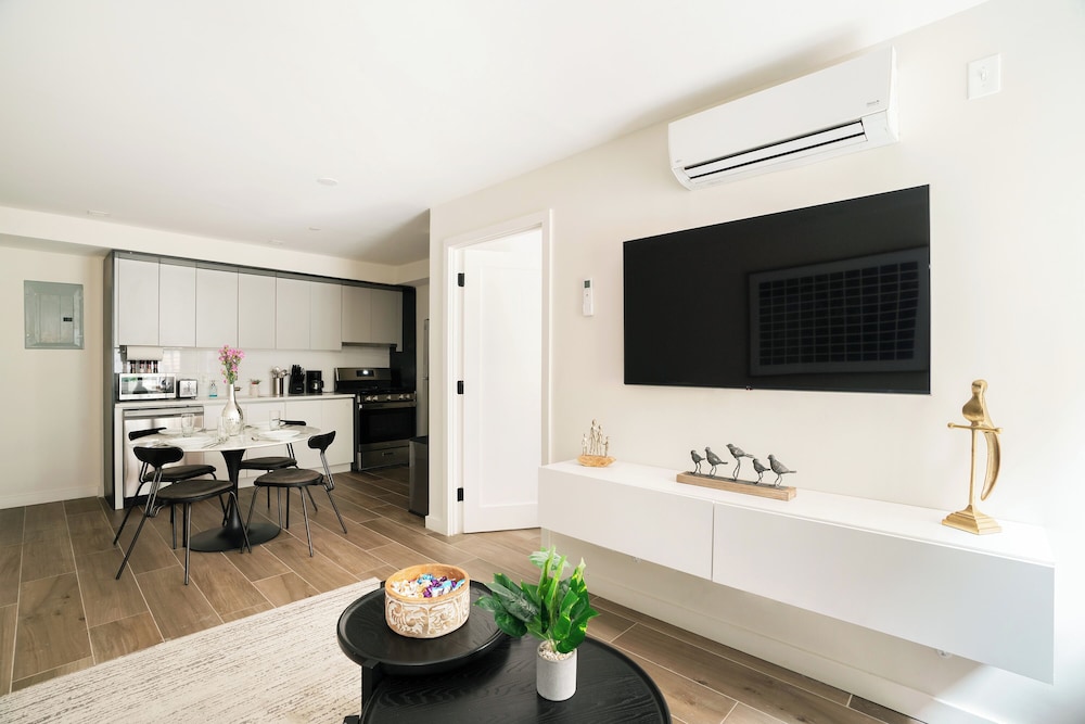 Classic Apartment, 1 Bedroom, Patio photo 3