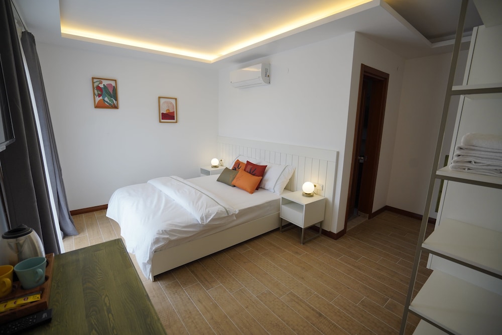 Deluxe Double Room, 1 Double Bed, Non Smoking, Mountain View