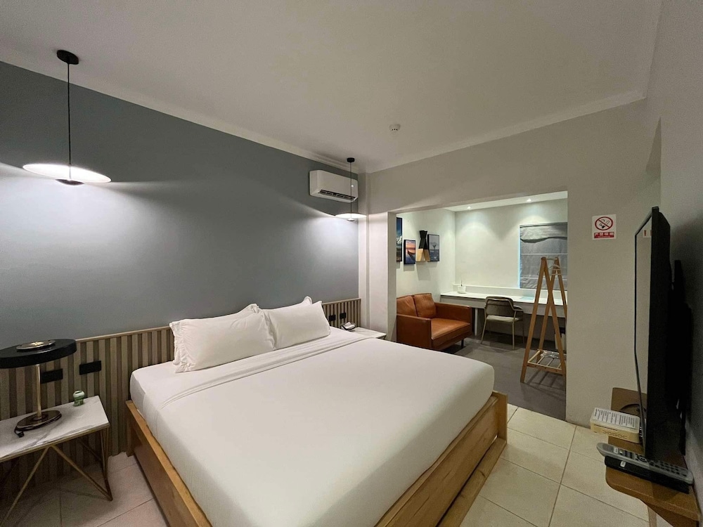 Comfort Double Room, 1 King Bed, Non Smoking - Photo 3