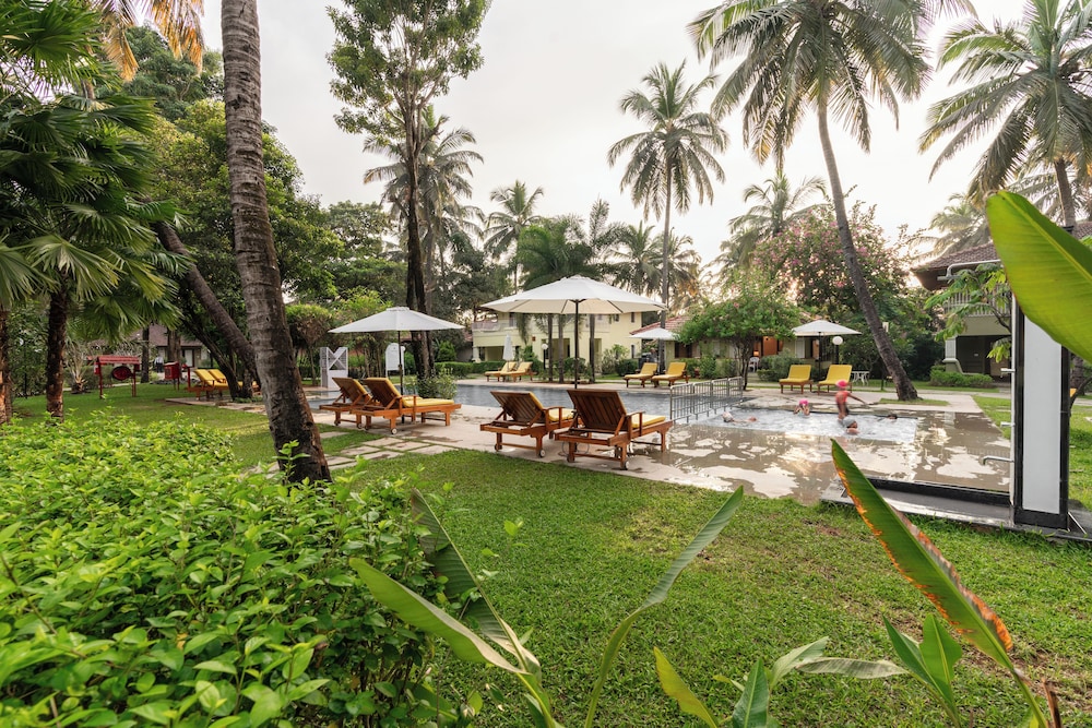 Executive Villa, 1 King Bed, Pool View - Photo 3
