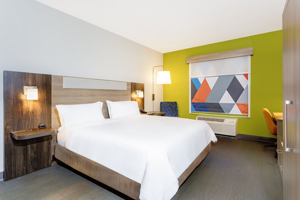 Standard Room, 1 King Bed, Accessible (Comm, Mobil, Access Tub) - Photo 1