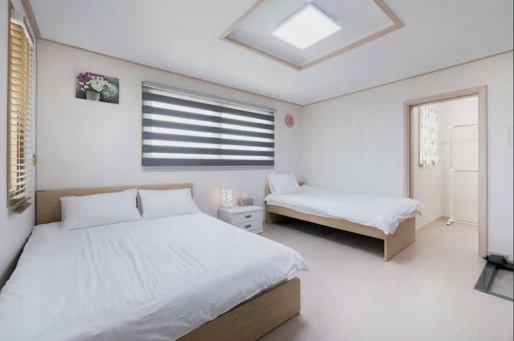 Family Room - Photo 1
