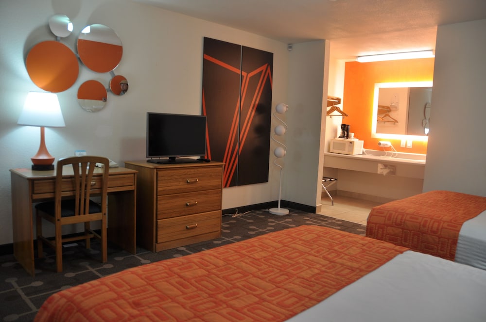 Efficiency, Room, 1 Queen Bed, Non Smoking - Photo 2