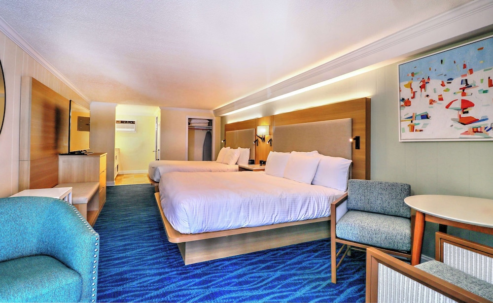 Portside Two King Beds photo 2