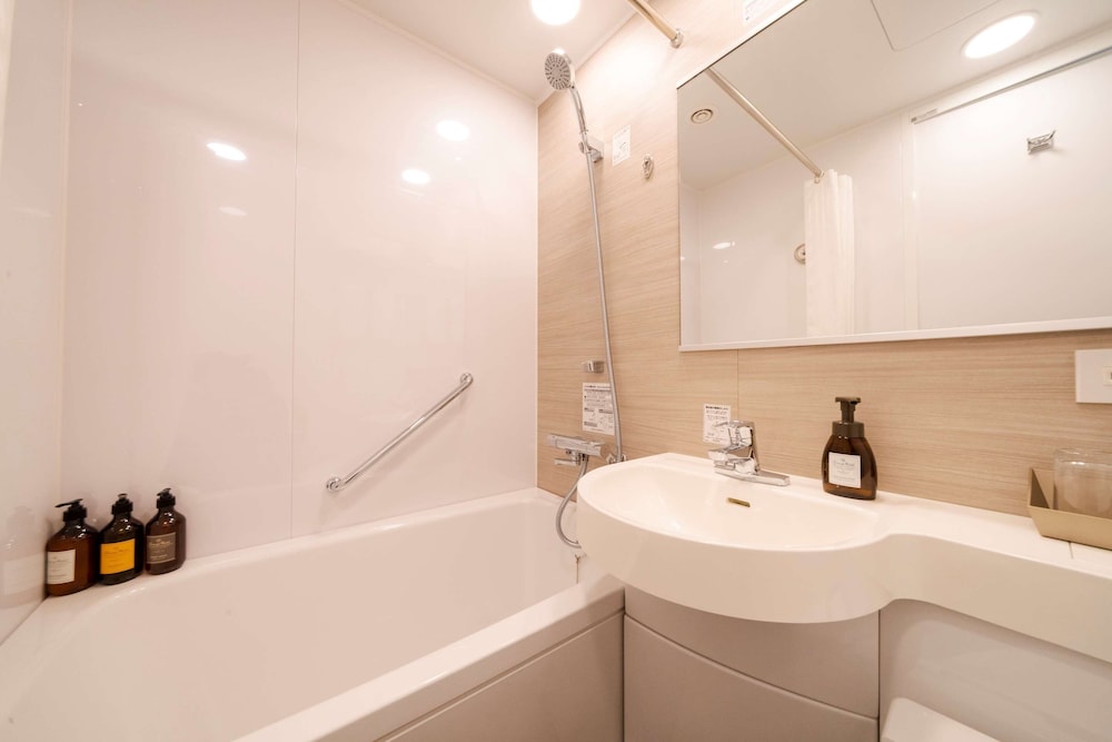 Superior Room, 1 Queen Bed, Non Smoking, Refrigerator photo 3