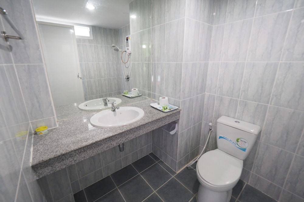 Standard Twin Room photo 2