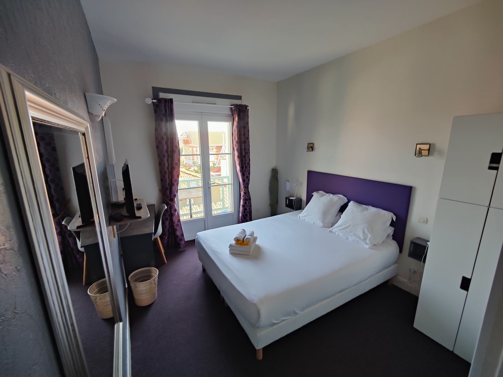 Superior Room, Balcony, City View