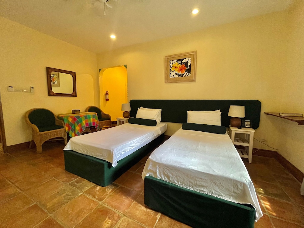 Deluxe Room, Pool View photo 2