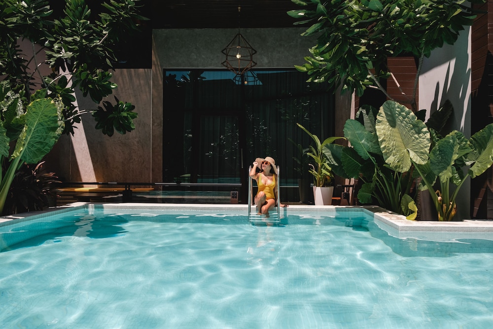 Deluxe Pool Villa with Pool Access - Photo 19