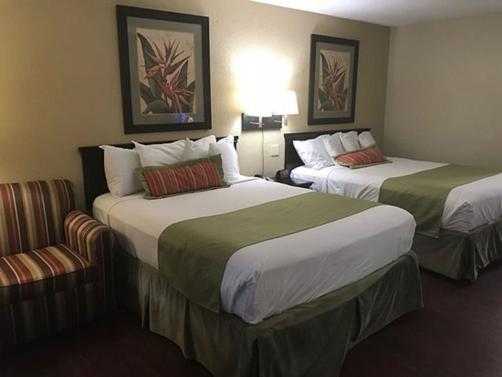 Deluxe Double Room, 2 Queen Beds, Ground Floor photo 3