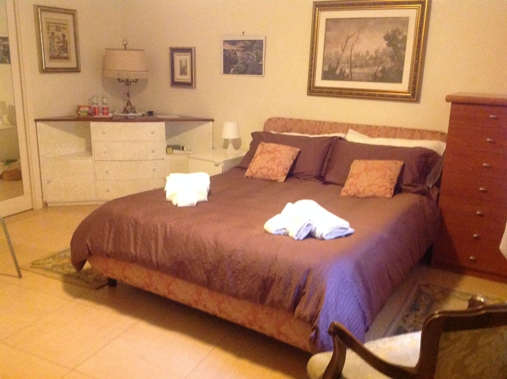 Standard Double Room, Private Bathroom, Corner
