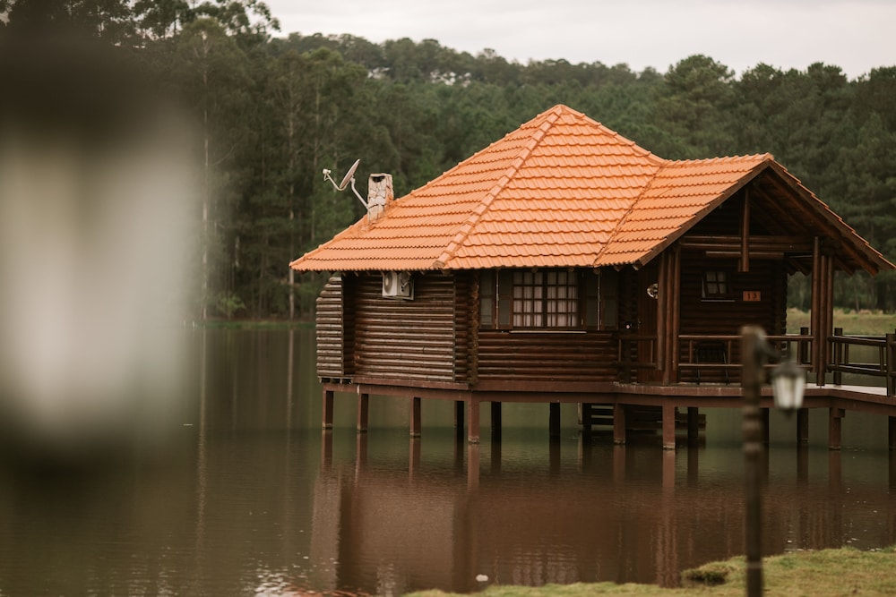 Bangalo em cima do Lago photo 2