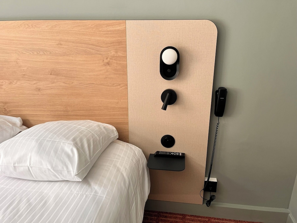Standard Double Room - Photo 12