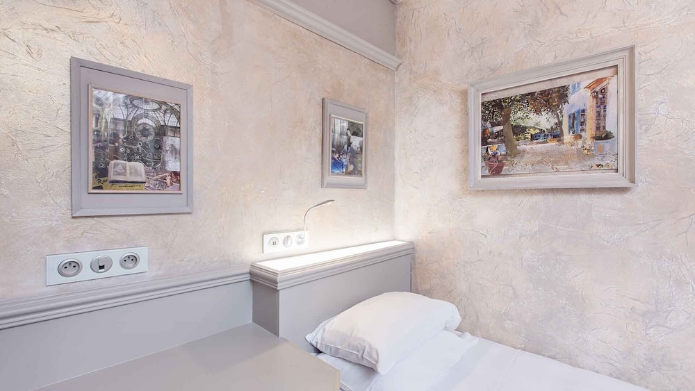 Single Room photo 3