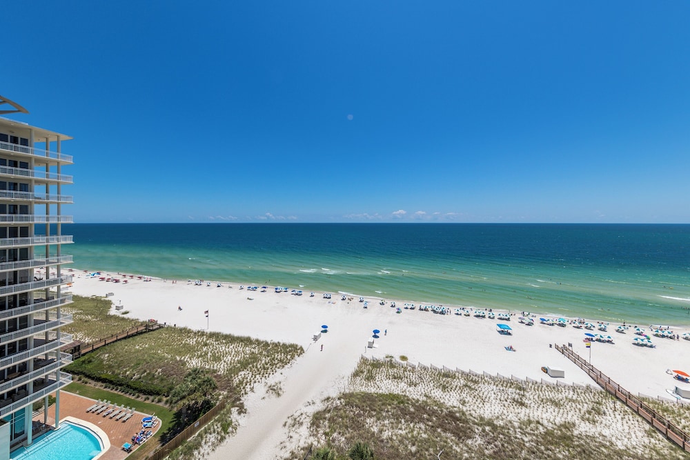 Signature Condo, 3 Bedrooms, Balcony, Ocean View photo 2
