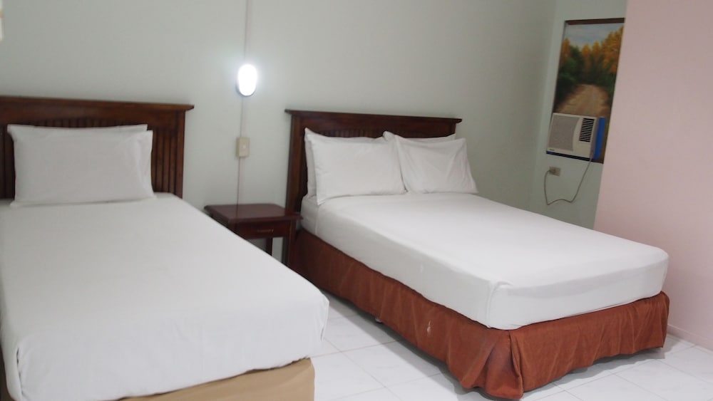 Superior Triple Room, Multiple Beds photo 3