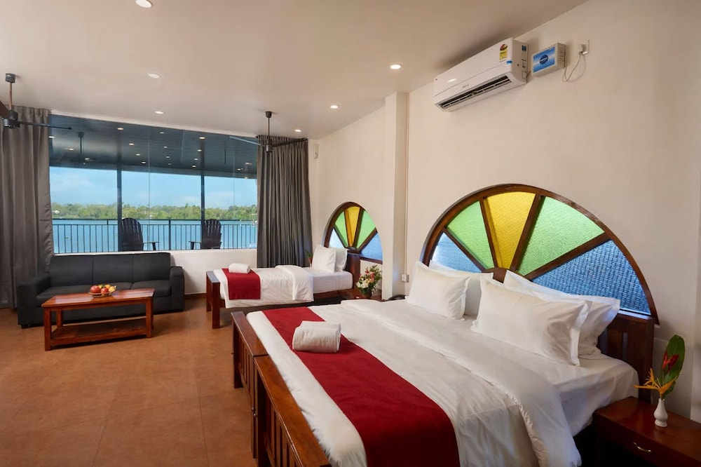 Superior Room, Lake View photo 1