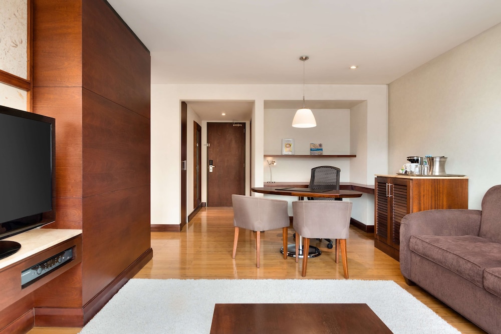 2 Double Beds, Executive Suite, Executive Lounge Access photo 1