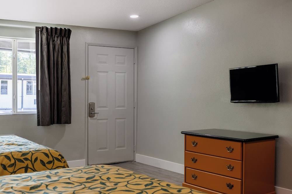 Double Room, 2 Queen Beds - Photo 2