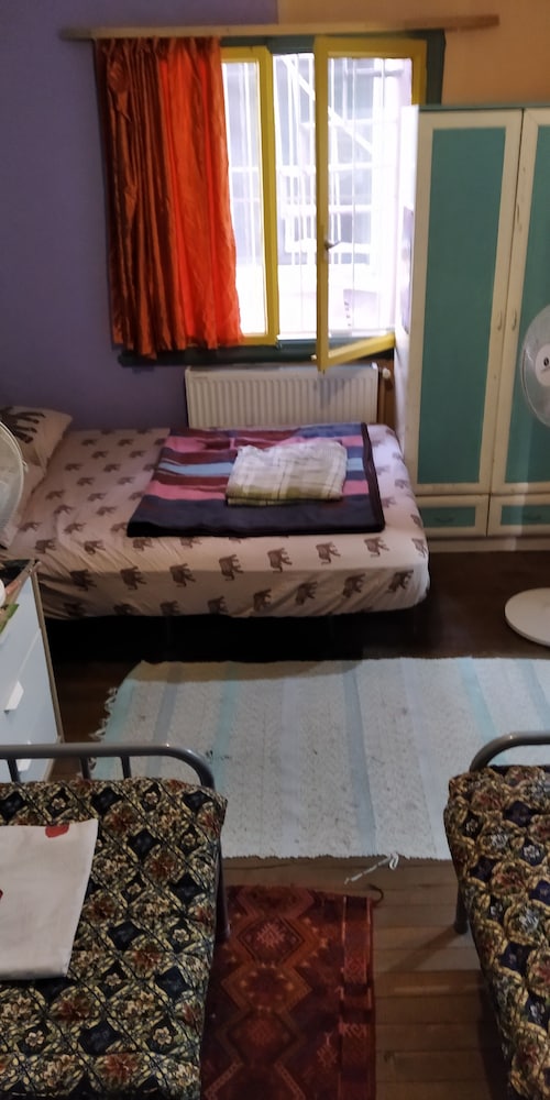 Basic Quadruple Room, Multiple Beds, Non Smoking, Shared Bathroom (Dorm) photo 2