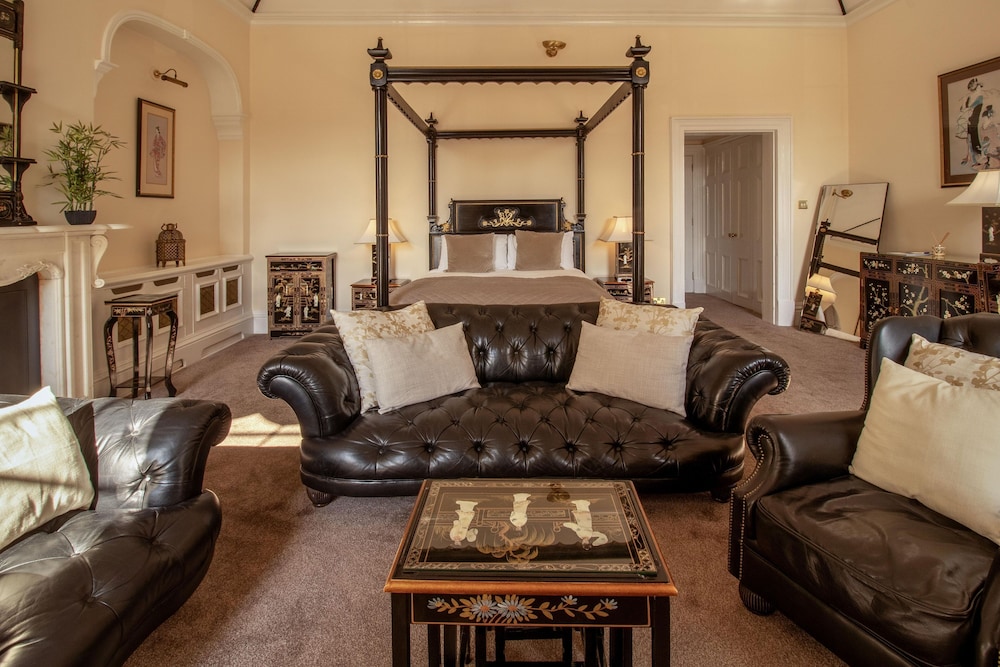 Suite - Photo 11