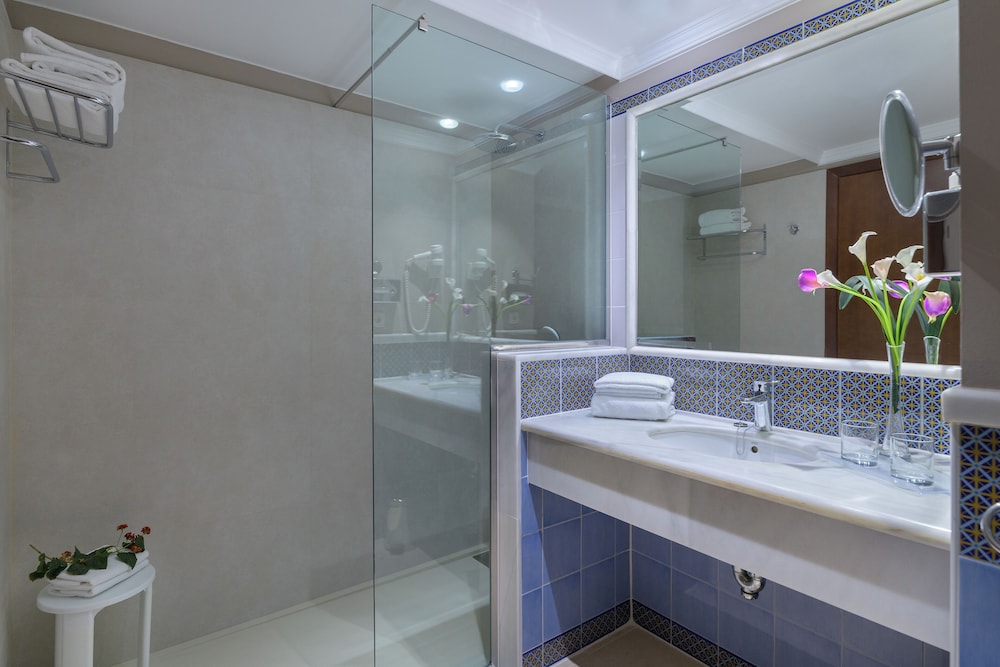 Triple Room, Balcony, Sea View photo 3