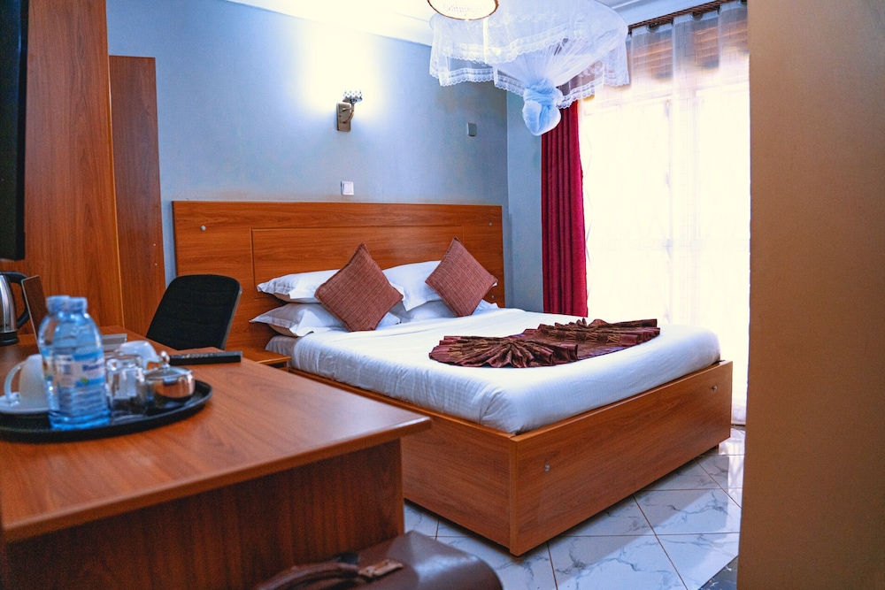 Deluxe Double Room, Balcony, City View photo 3