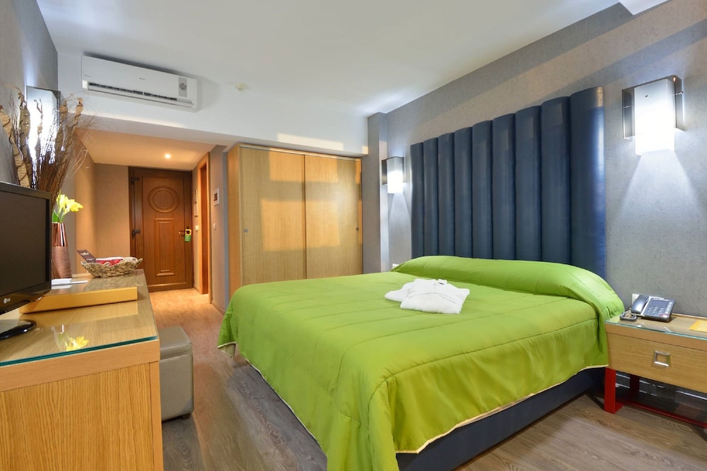 Executive Maisonette Sea View - Photo 2