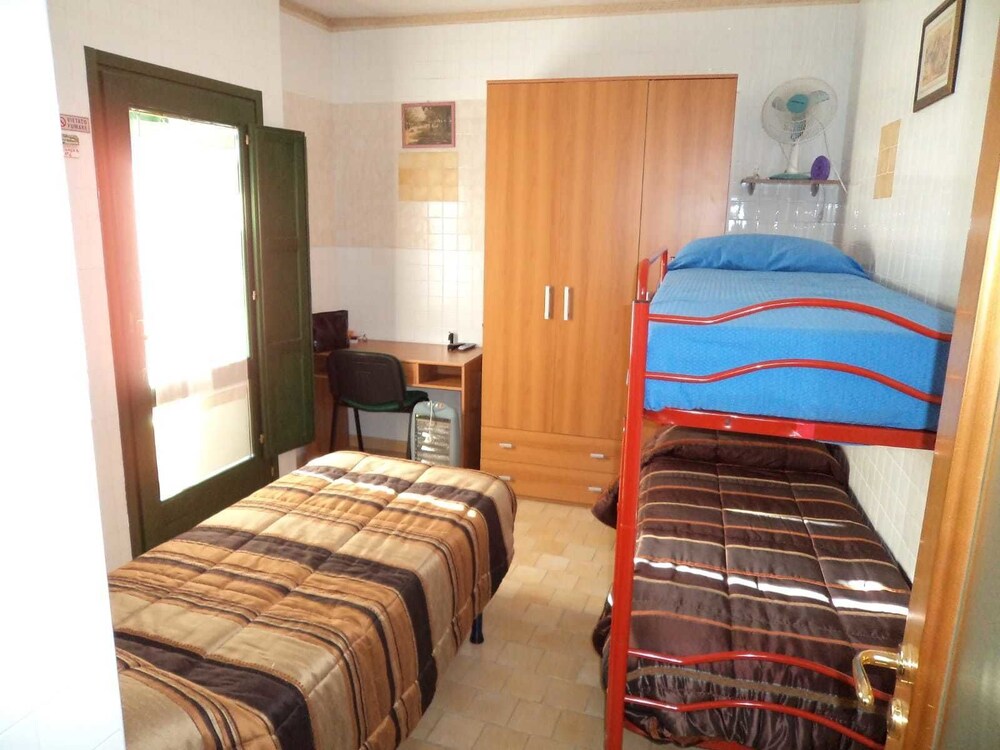 Comfort Double Room, Multiple Beds, Private Bathroom photo 2