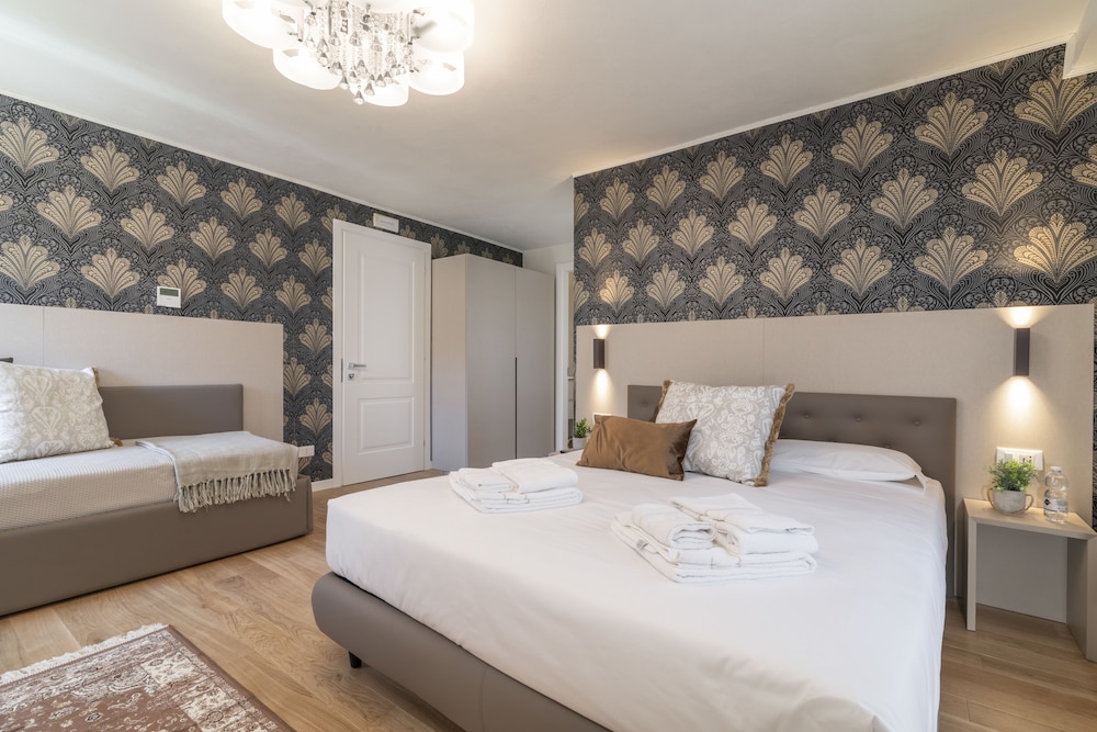 Deluxe Room, Balcony, City View photo 1