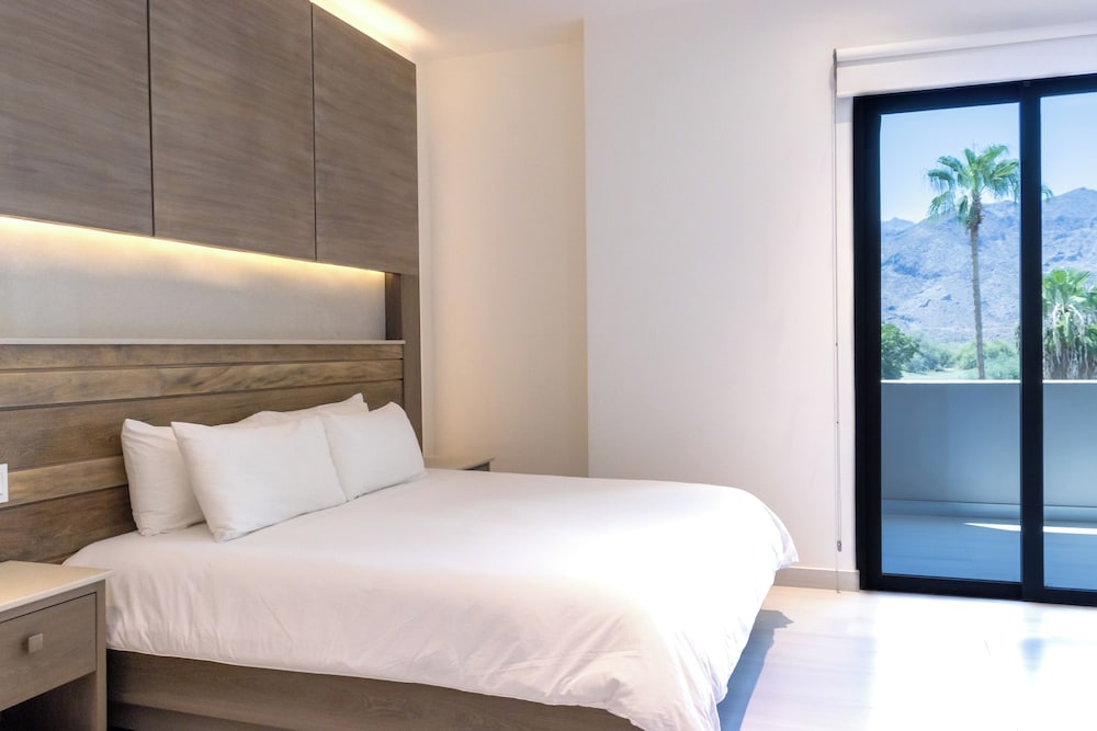 Standard Room, 1 Queen Bed