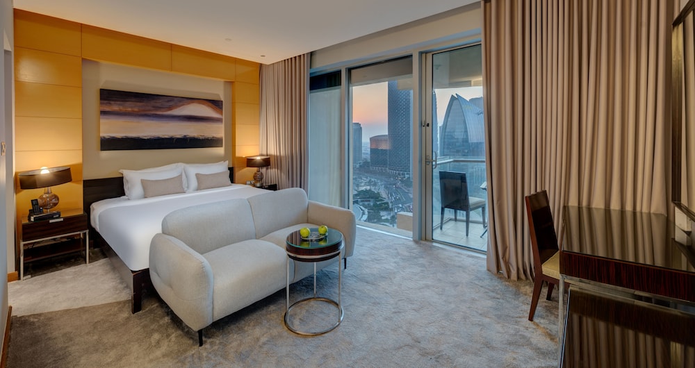 Downtown Luxury 1BR  Mall View, Pool, Parking D photo 1