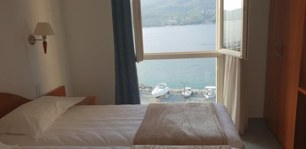Single Room, Sea View