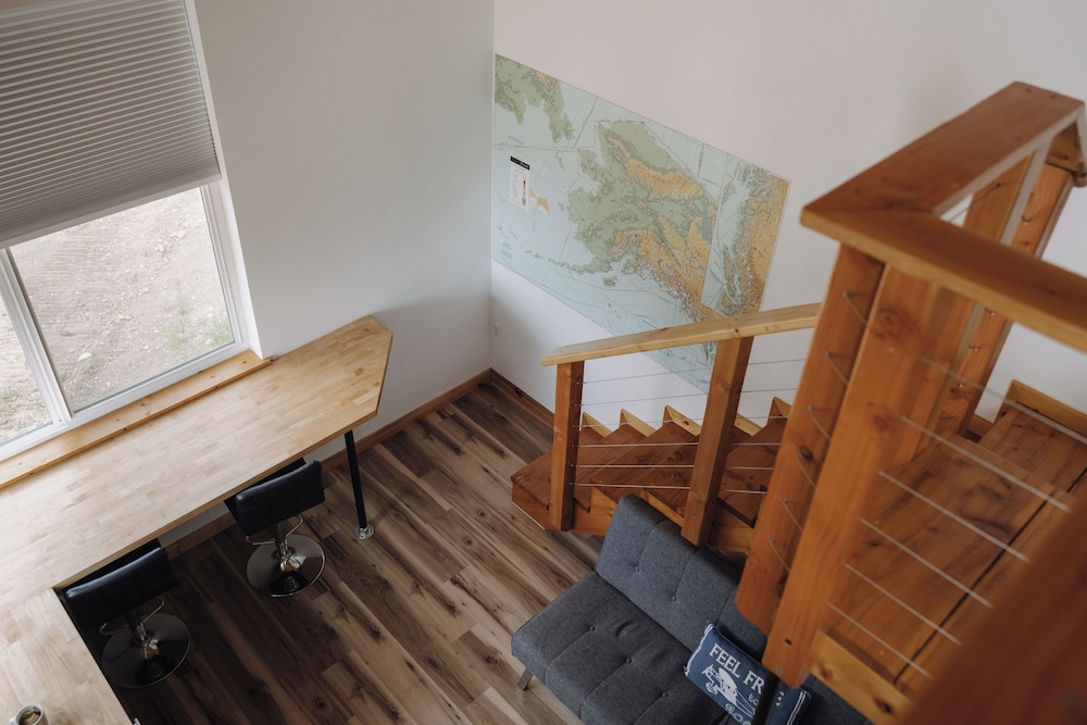 Deluxe Tiny House, Private Airstrip photo 3