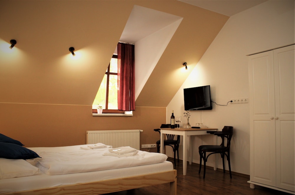 Standard Triple Room, Ensuite