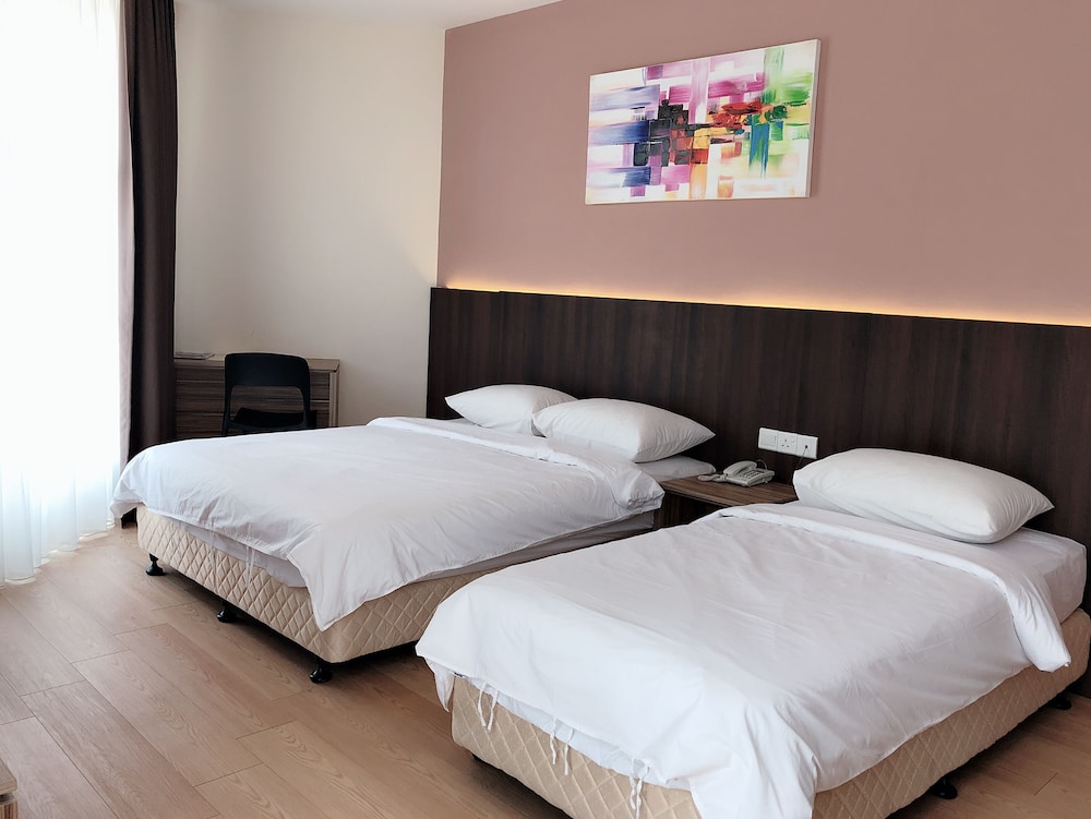 Deluxe Triple Room photo 3