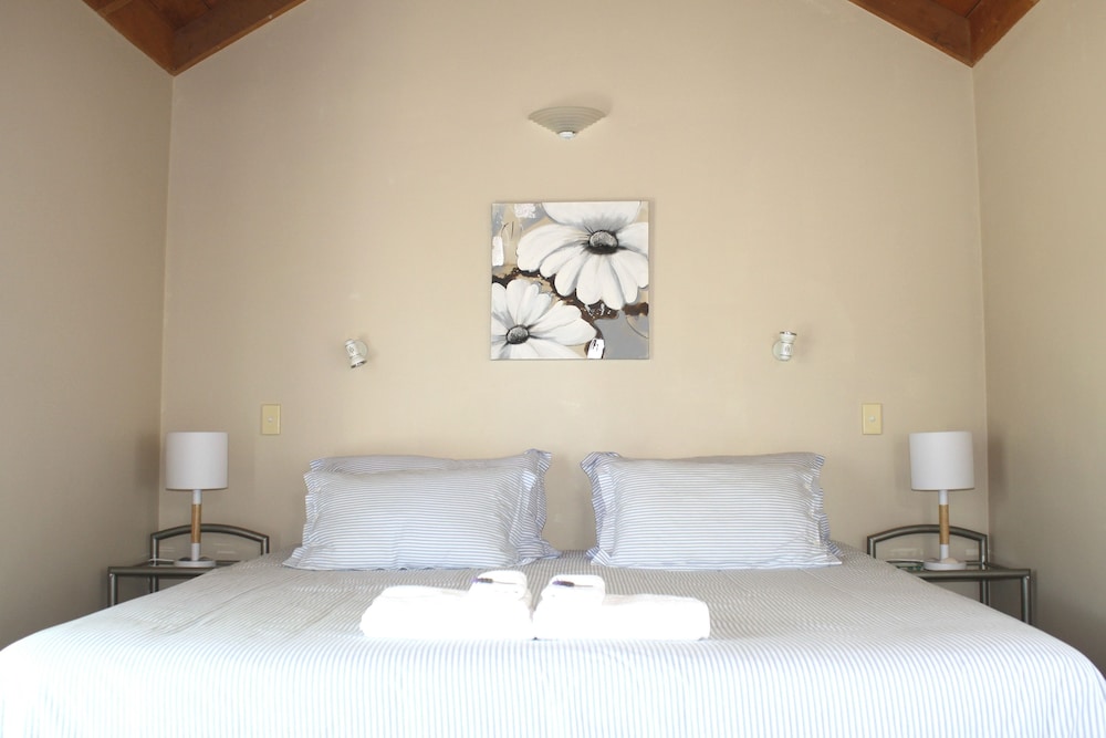 Courtyard Chalet - Room 2 photo 1