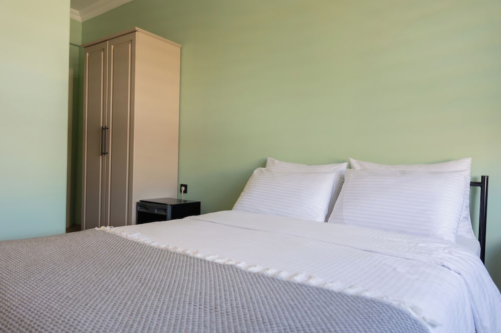 Economy Double Room, 1 Double or 2 Twin Beds photo 2