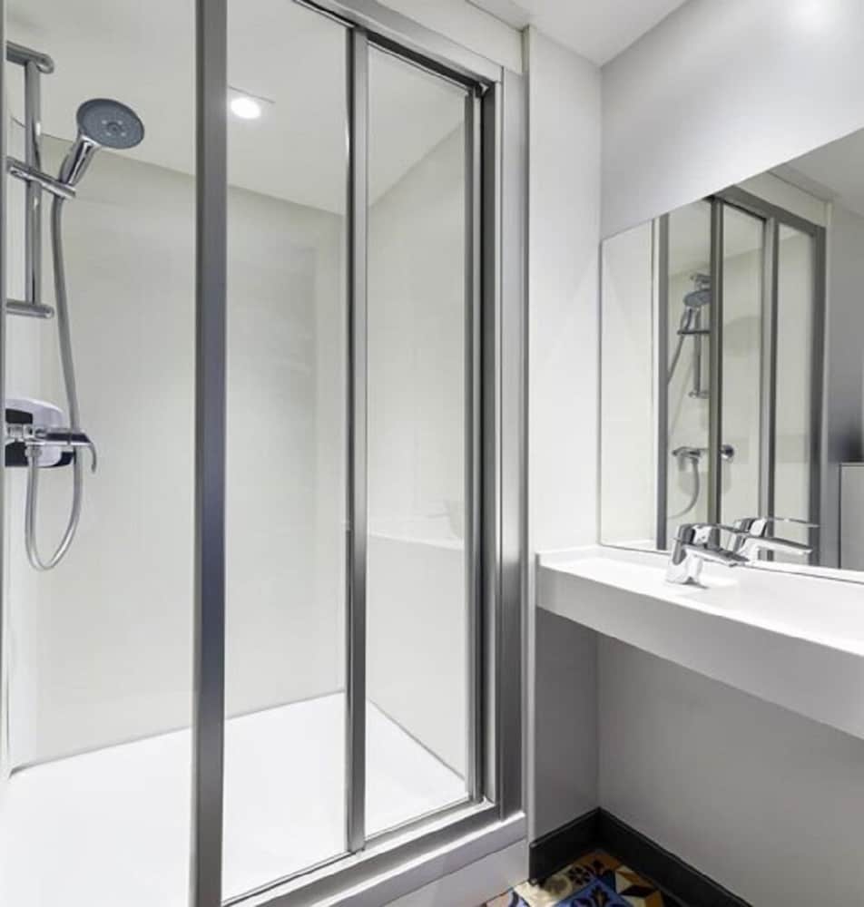 Room, 1 Double Bed, Private Bathroom (Cabrio) photo 2