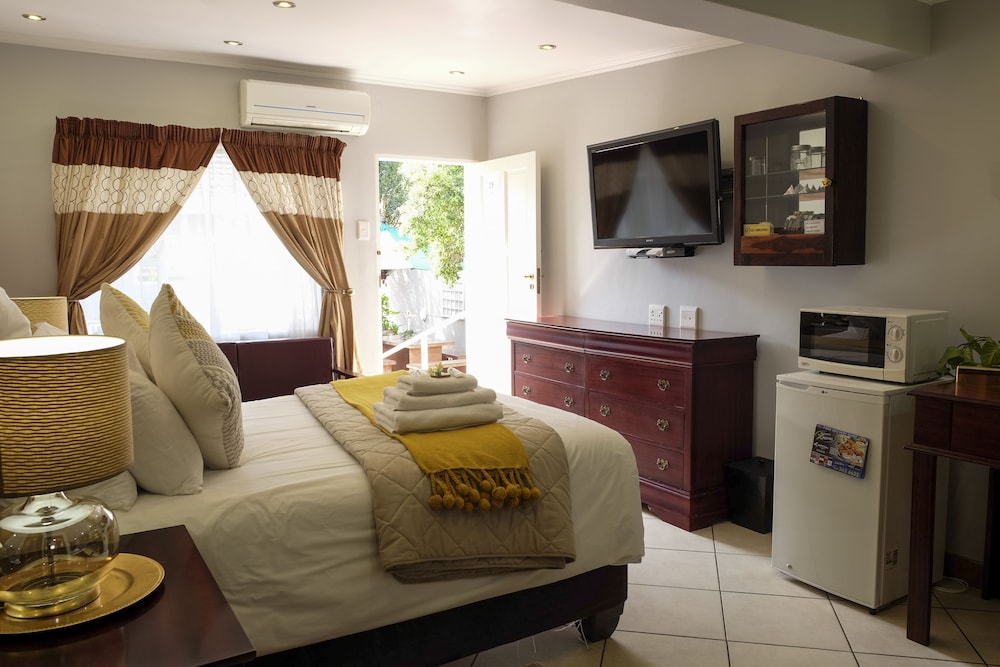 Family Room, Multiple Beds photo 1