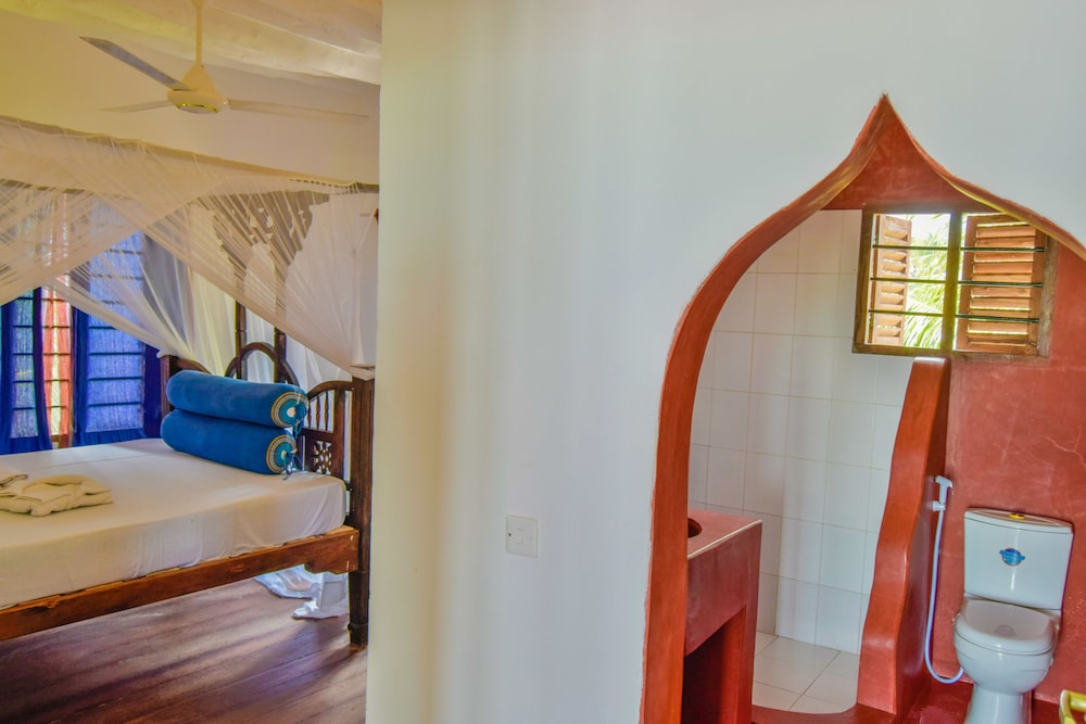 Classic Double Room, Beachside photo 1