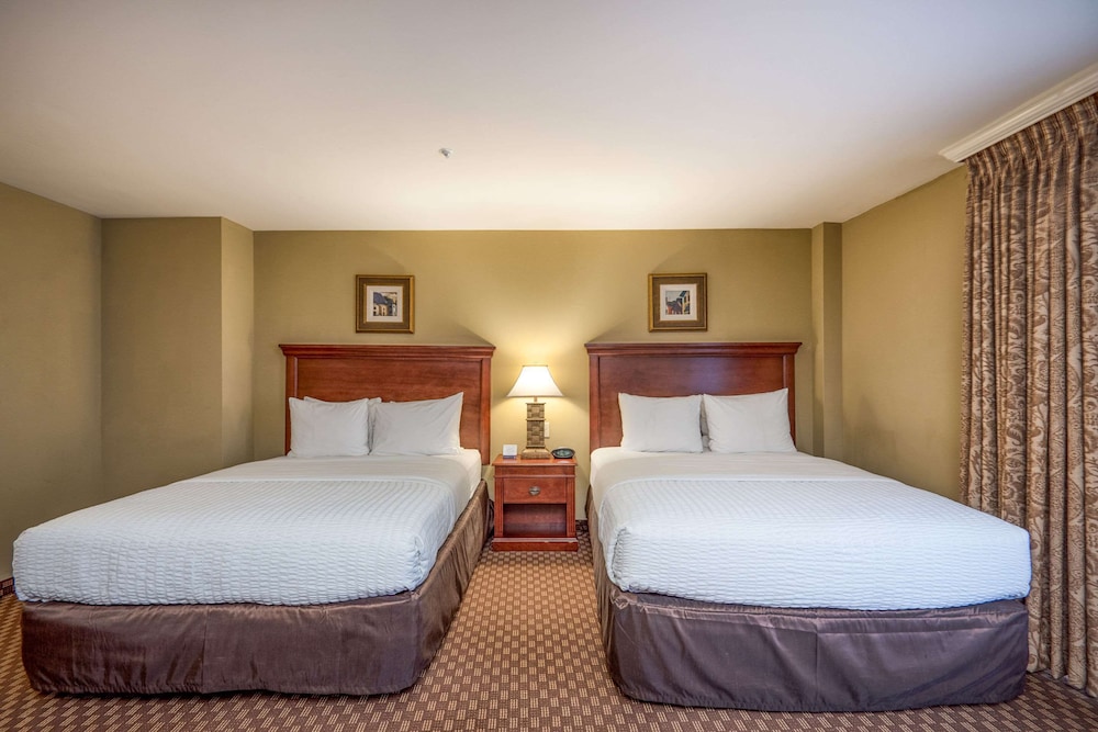 Efficiency, Room, 2 Queen Beds, Non Smoking photo 3