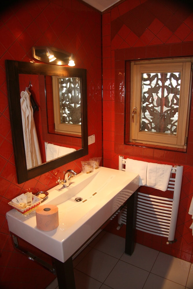 Standard Double Room - Photo 7
