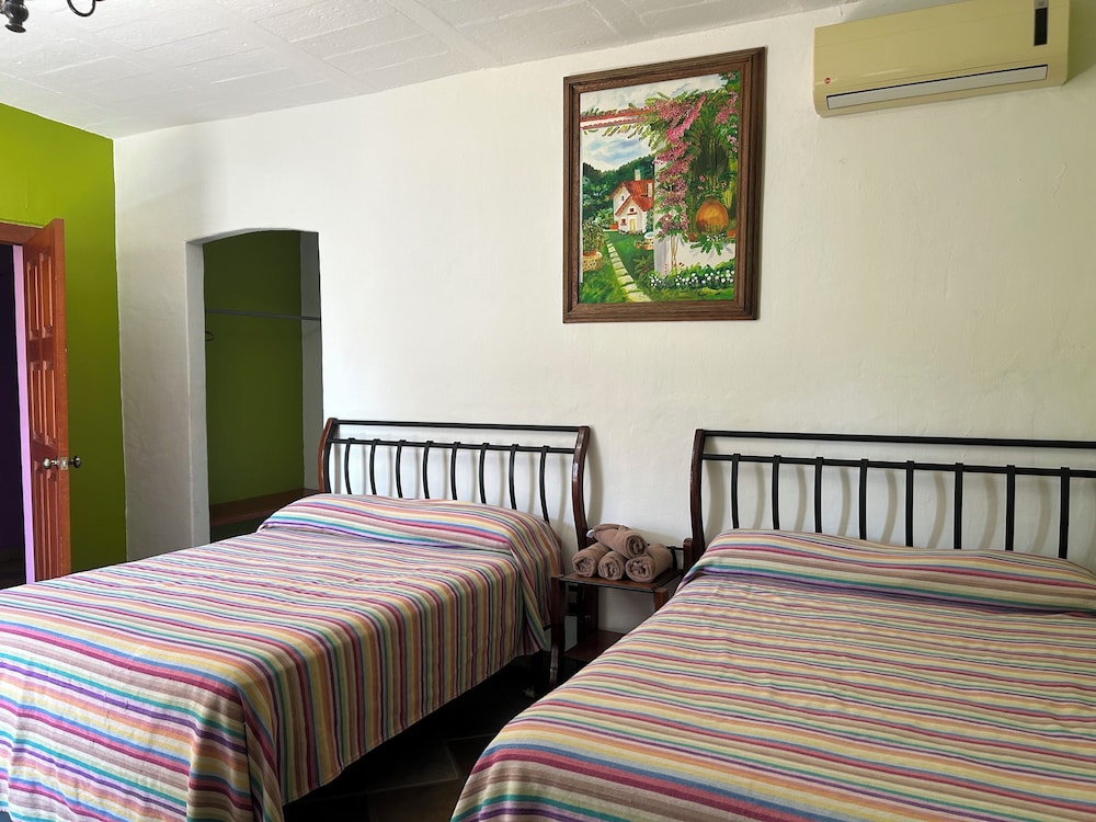 Standard Room, 2 Double Beds photo 3