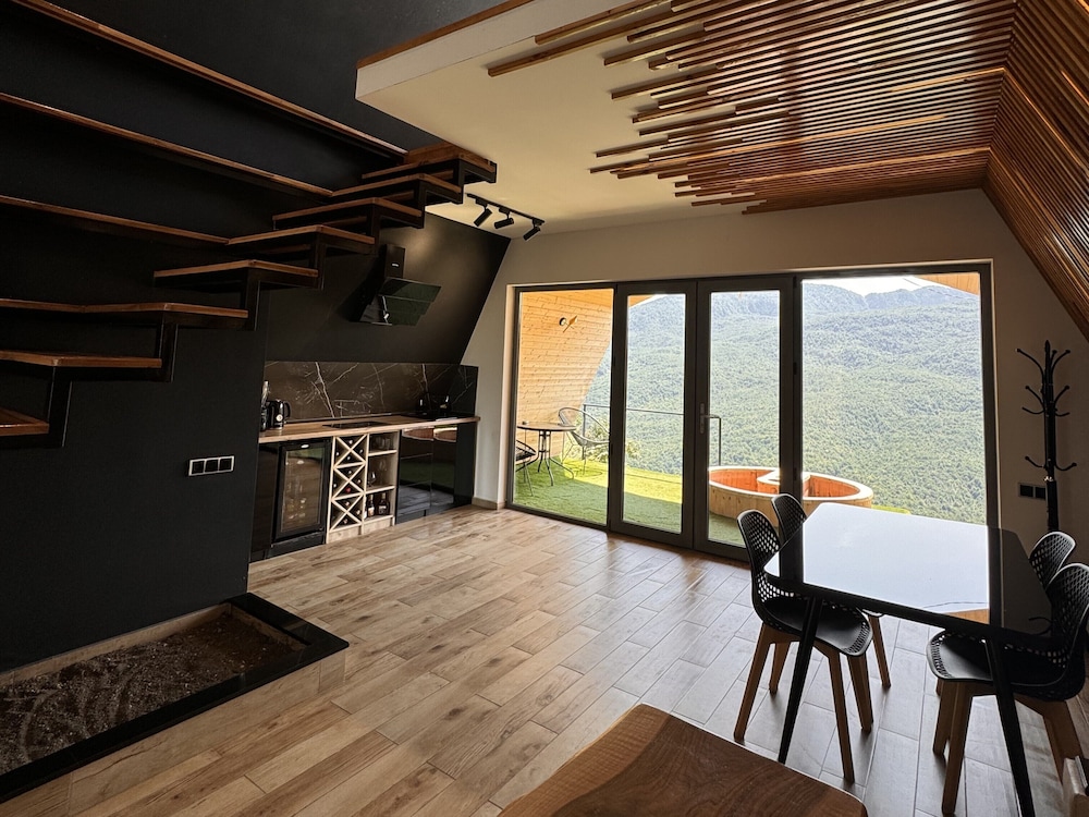 Deluxe Cottage, Balcony, Mountain View photo 2