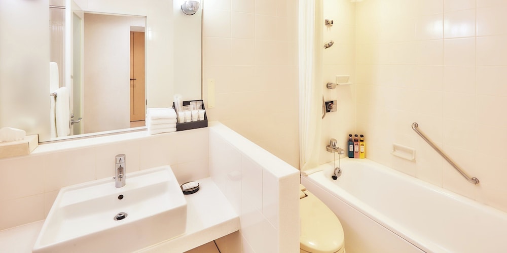 Premium Room, 2 Twin Beds, Accessible - Photo 9