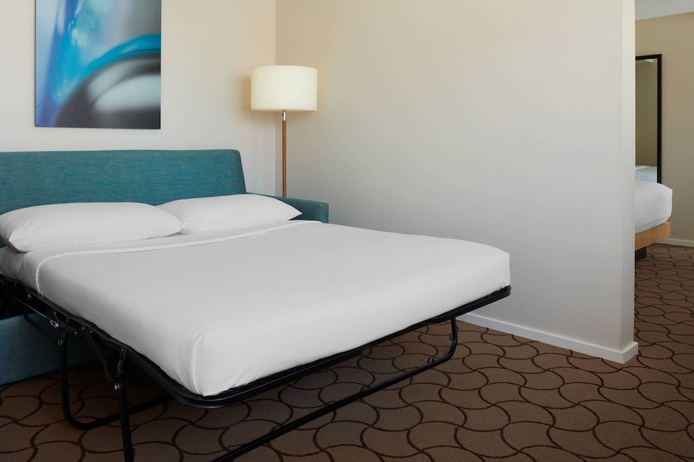 Junior Suite, 1 King Bed, Tower (View)