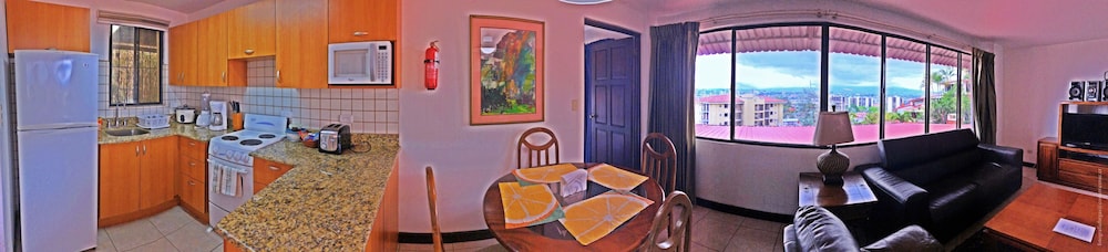 Premium Suite, 2 Bedrooms, Kitchen, City View photo 3