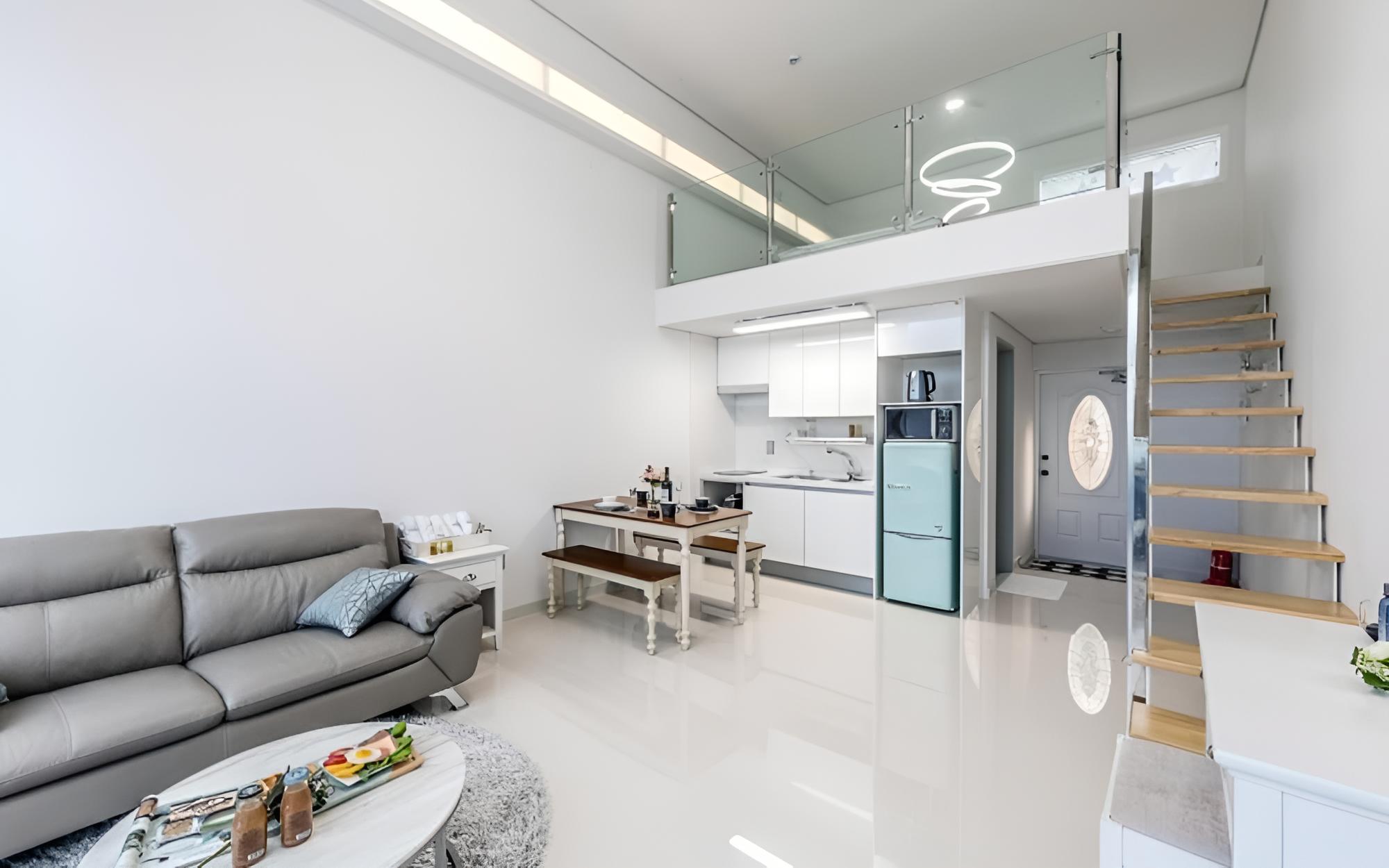 Room (Room 102 (Duplex Spa))